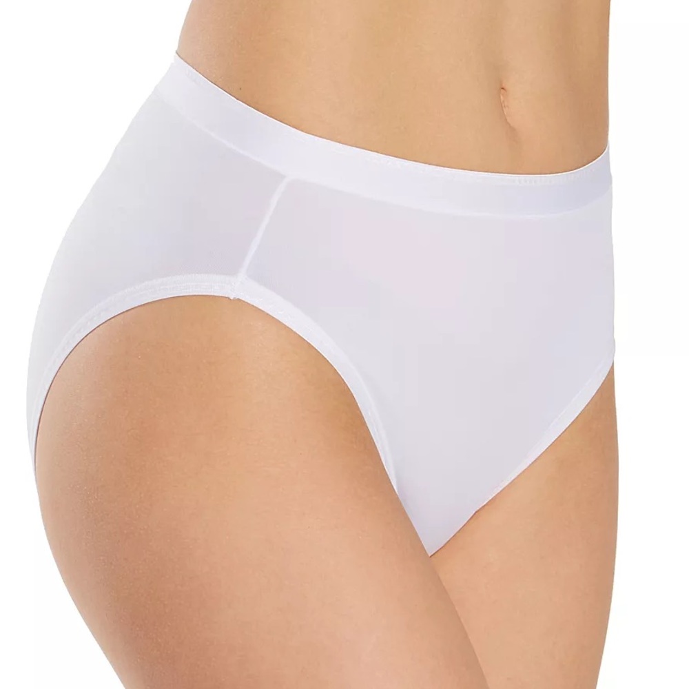 NWT Vanity Fair Comfort Where it Counts Hi-Cut Panty 3 pack.